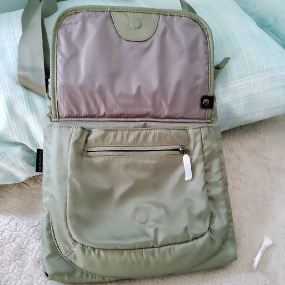 Purse - Picture 2 of 4